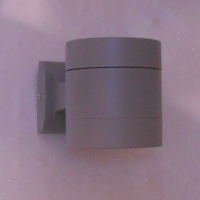 Applique moderna esterno luce up and down piccola grigio 19551 OUTLET LUCI