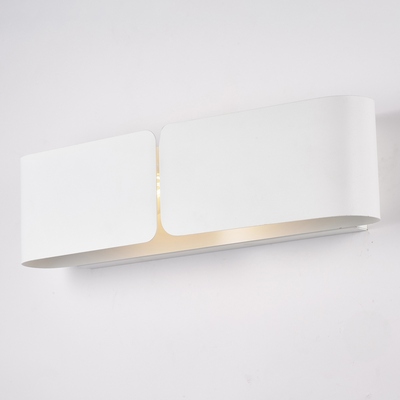 Elegante applique in metallo bianco dal design moderno rettangolare orizzontale  42809