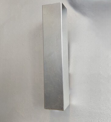 Applique moderna tubo quadro verticale in foglia argento con 2 luci GU10 sopra e sotto  35489