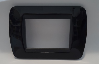 Placca 3 moduli Living international nero L4803NR BTICINO