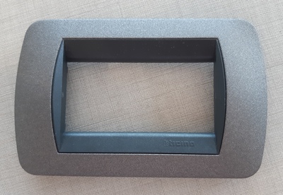 Placca living international 3 posti colore graffite L4803GF BTICINO