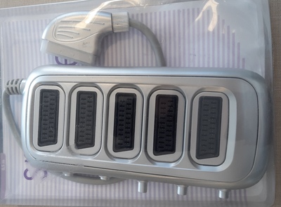 Ciabatta multipresa scart con 5 prese e 1 spina scart 34224 LUCI E COLORI