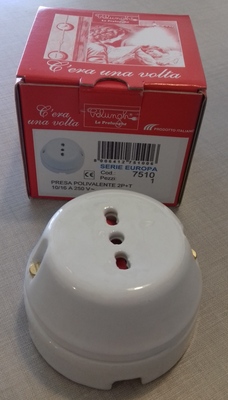 Presa in ceramica 10/16A 07510 LE PROLUNGHE