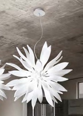 Lampadario ampio e alto a 12 luci moderno design foglie vetro soffiato bianco LEAVES SP12 IDEAL LUX