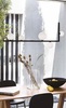 Particolare di Lampadario design a elle con sferette e dettaglio decentrato ottone satinato BIRDS SP