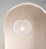Ulteriore dettaglio di Lampadario a griglia di metallo design sferico bianco da 50cm