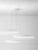 Particolare di Lampadario LED scultoreo design futuristico 3 cerchi decentrati  44705