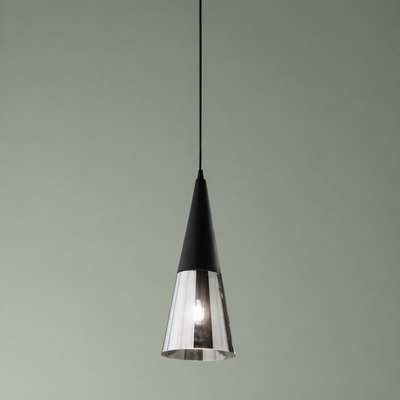 Lampadario a sospensione conico nero vetro fum&egrave; luce schermata design contemporaneo isola cucina SO.