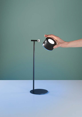 Lampada da tavolo ricaricabile nera con testa magnetica e funzione applique  43970