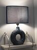 Lampada da tavolo in ceramica ovale anello blu con paralume navy 28,5x15x43  44015 - foto 5