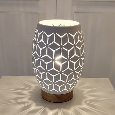 Lampada da tavolo intagli metallo bianco e legno  41825