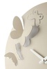 Dettaglio Orologio farfalle intagliate tortora da parete 40cm