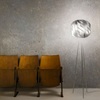 Piantana grigio silver a treppiede con globo in acrilico a spirale  45598