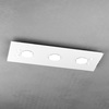 Particolare di Plafoniera sottile 3 luci in vetro stile slim, eleganza riflessa per corridoio e ingr