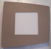 Dettaglio plafoniera tortora LED 35x35cm