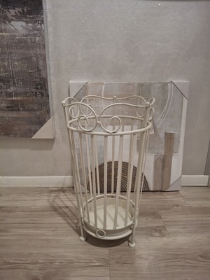 Portaombrelli in metallo avorio stile shabby con decoro a riccioli COLORI E LUCI