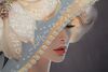 Immagine aggiuntiva di Quadro donna elegante sotto la tesa del cappello con perle 62x92  43140