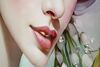 Quadro donna graziosa con rose e mughetti nei capelli 72x102  43152 - foto 4