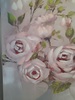 Particolare di Quadro con vaso di rose tonalit&agrave; grigio chiaro con pennellature 70x100